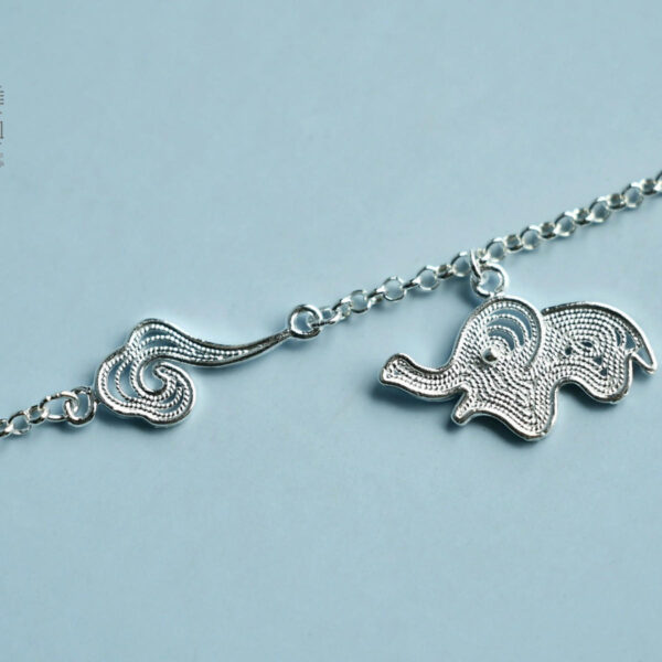 Pure Silver Bracelet - Auspicious Elephant and Cloud - Imagen 6