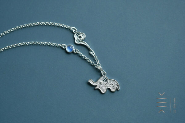 Pure Silver Bracelet - Auspicious Elephant and Cloud - Imagen 5