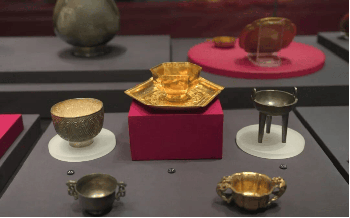 Ancient Chinese gold and silver artifacts