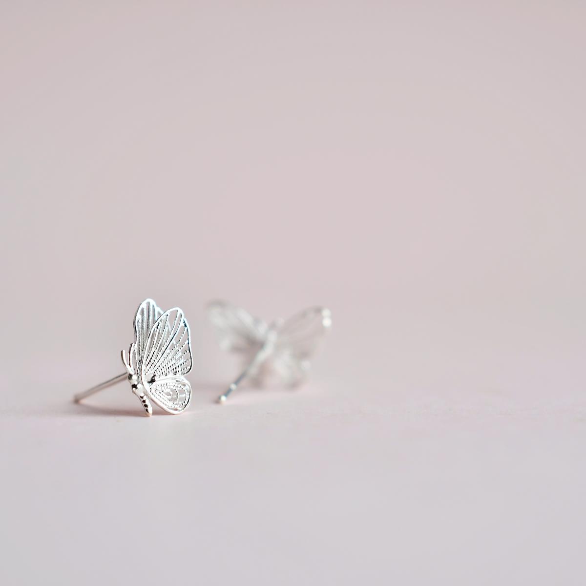 Silver Stud Earrings - Dancing Butterflies - 画像 (3)