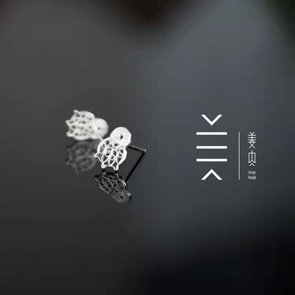 Silver Stud Earrings – Dog Paws - 画像 (3)